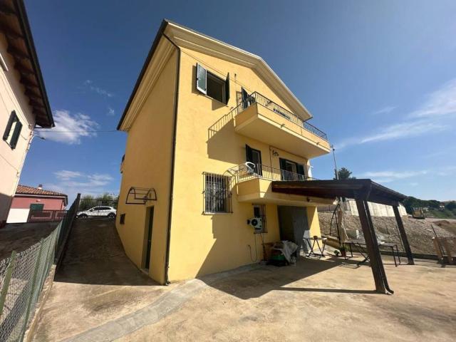 Villa Indipendente in vendita a Casoli di Atri, Atri