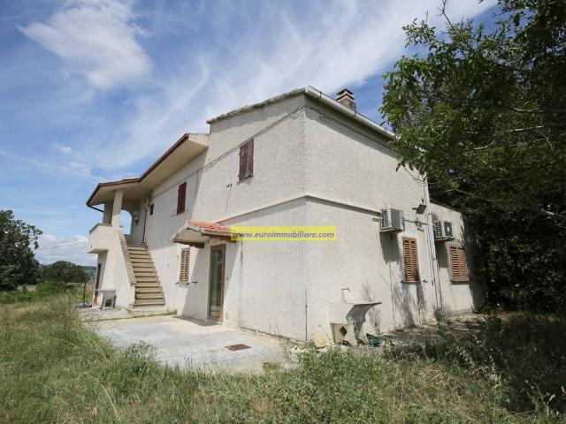 Villa Indipendente in vendita a Cavalieri, Atri