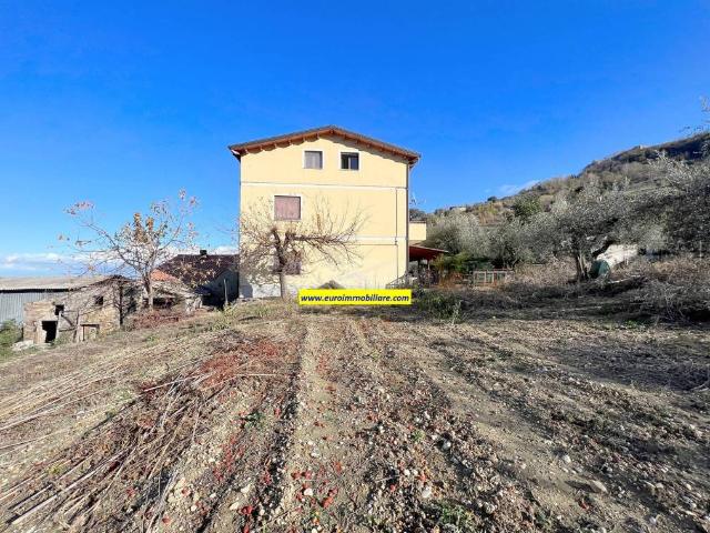 Villa Indipendente in vendita a Atri, Abruzzo