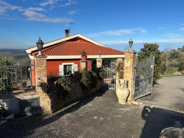 Villa Indipendente in vendita a Atri, Abruzzo