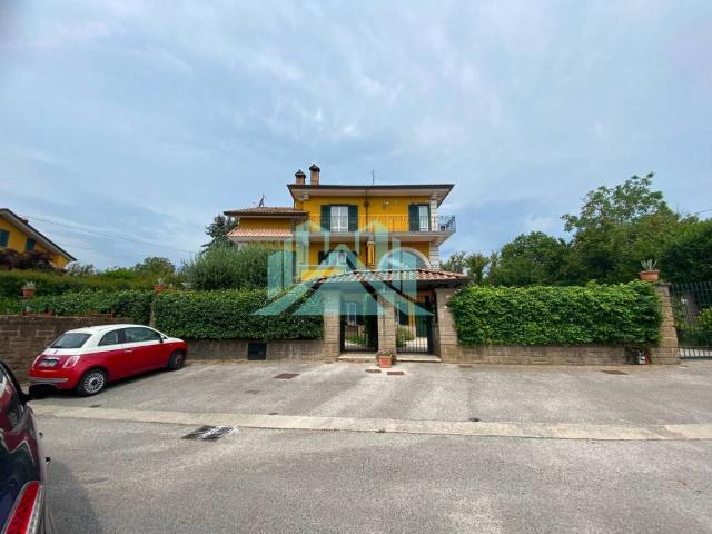 Villa Indipendente in vendita a Atripalda, Avellino