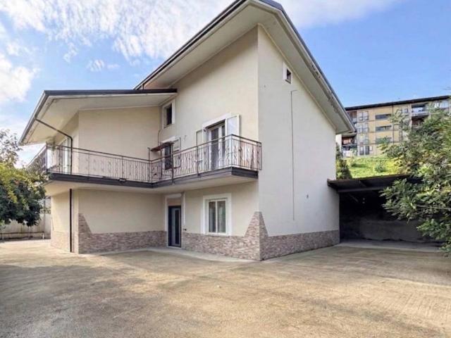 Villa Indipendente in vendita a Atripalda, Campania