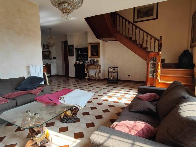 Villa Indipendente in vendita a San Vincenzo, Atripalda