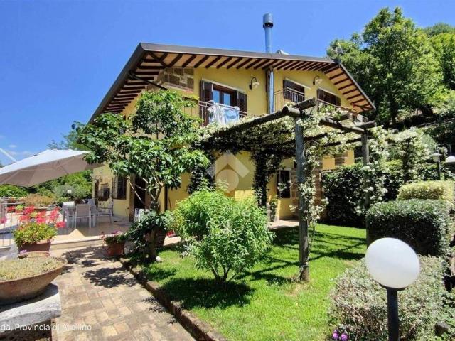 Villa Indipendente in vendita a Atripalda, Campania