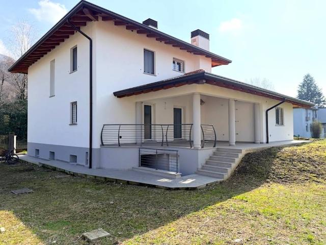 Villa Indipendente in vendita a Attimis, Friuli-Venezia Giulia