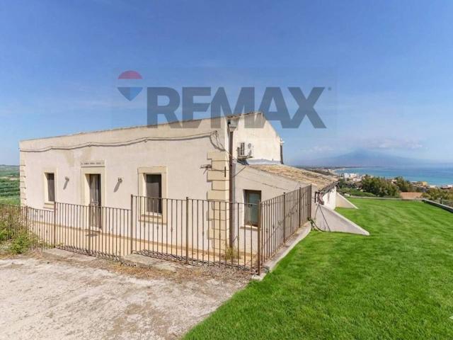 Villa Indipendente in vendita a Agnone Fortezza, Augusta