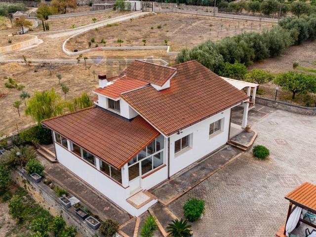 Villa Indipendente in vendita a Agnone Bagni, Augusta