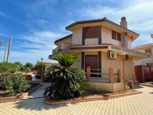 Villa Indipendente in vendita a Agnone Fortezza, Augusta