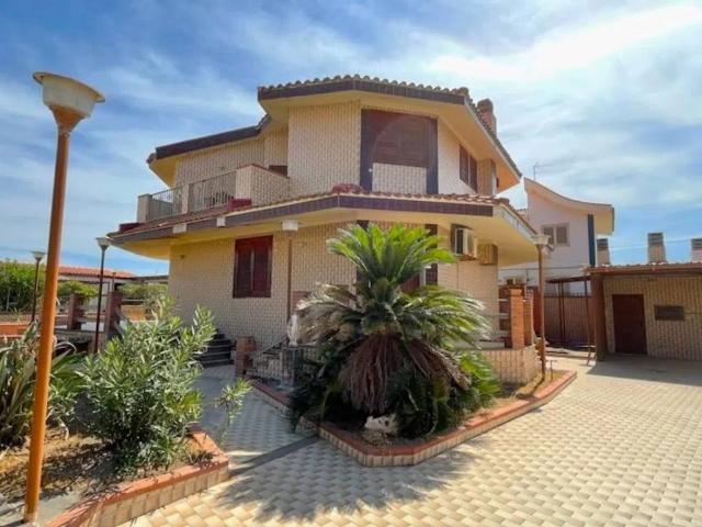 Villa Indipendente in vendita a Agnone Fortezza, Augusta