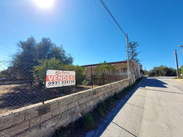 Villa Indipendente in vendita a Augusta, Siracusa