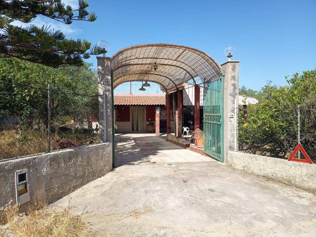 Villa Indipendente in vendita a Augusta, Sicilia