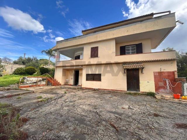 Villa Indipendente in vendita a Augusta, Siracusa