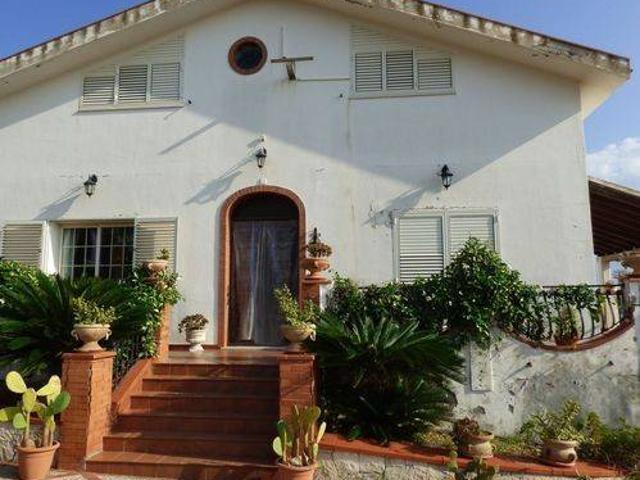 Villa Indipendente in vendita a Augusta, Siracusa