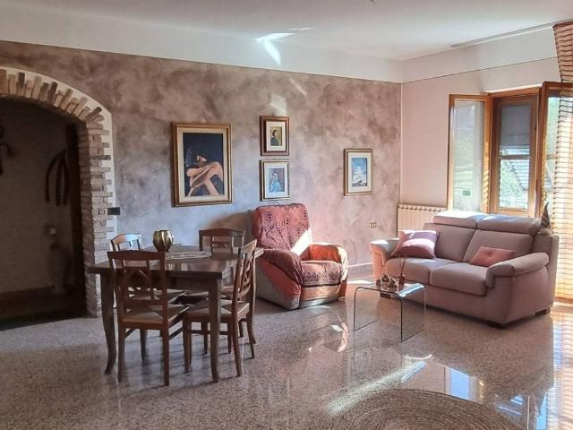 Villa Indipendente in vendita a Unione di comuni Montana Lunigiana, Aulla