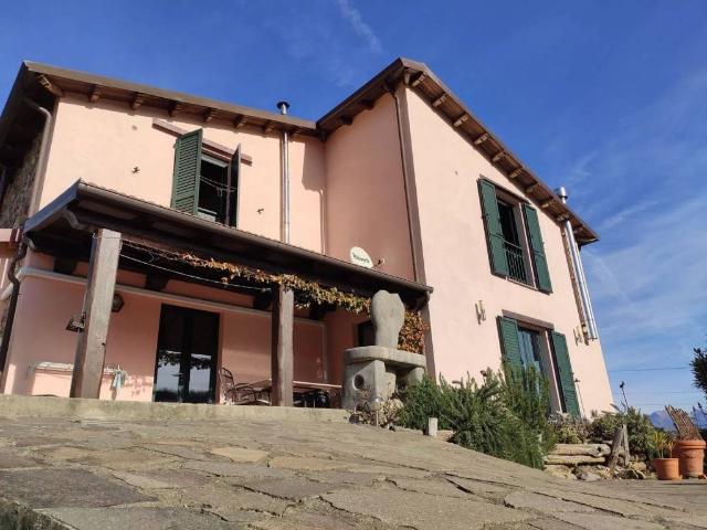 Villa Indipendente in vendita a Unione di comuni Montana Lunigiana, Aulla