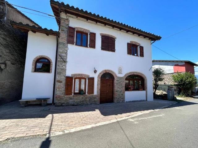 Villa Indipendente in vendita a Unione di comuni Montana Lunigiana, Aulla