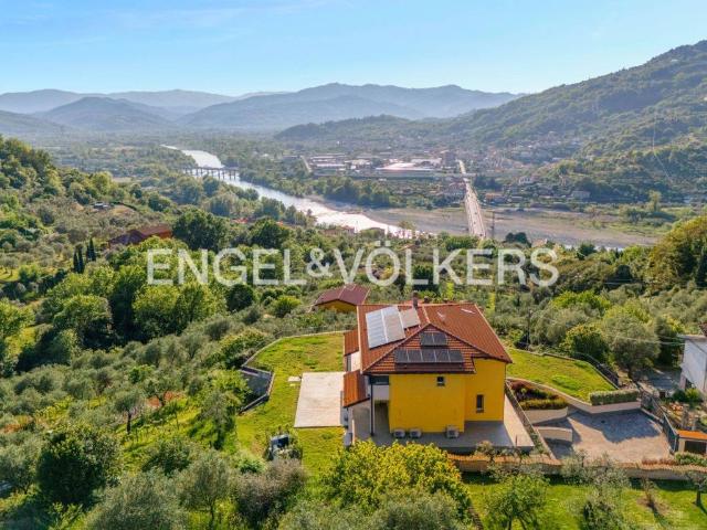 Villa Indipendente in vendita a Unione di comuni Montana Lunigiana, Aulla