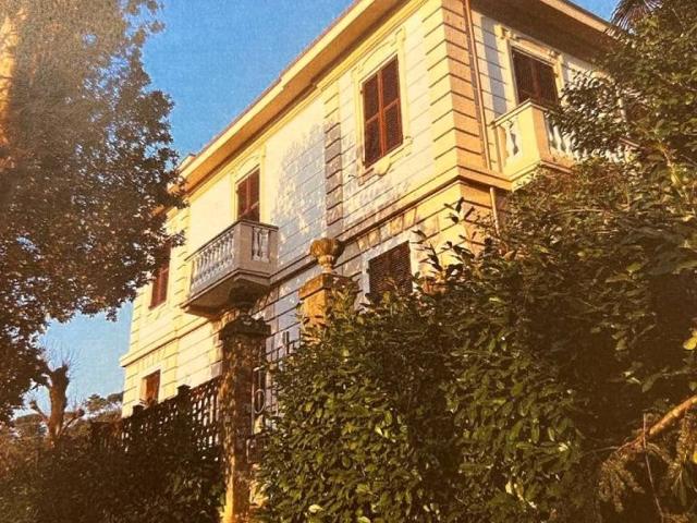 Villa Indipendente in vendita a Unione di comuni Montana Lunigiana, Aulla