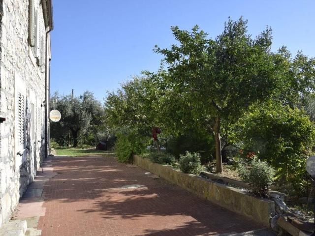 Villa Indipendente in vendita a Ausonia, Lazio
