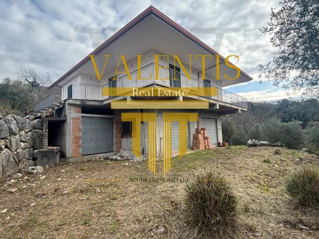 Villa Indipendente in vendita a Ausonia, Lazio