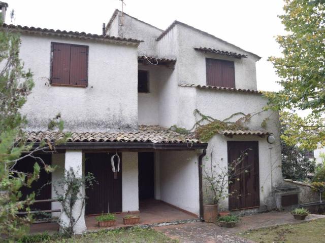 Villa Indipendente in vendita a Ausonia, Lazio