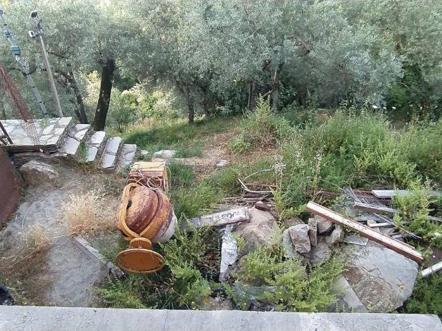 Villa Indipendente in vendita a Avegno, Liguria