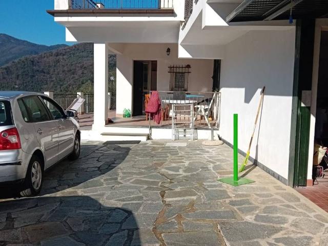 Villa Indipendente in vendita a Avegno, Salto