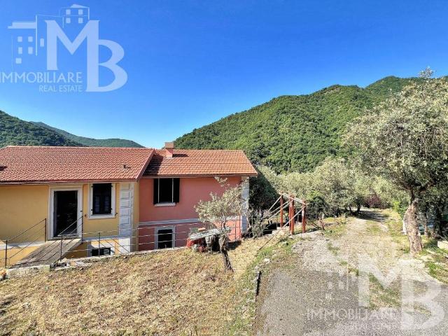 Villa Indipendente in vendita a Avegno, Salto