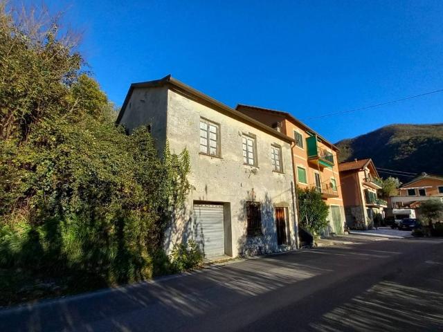 Villa Indipendente in vendita a Avegno, Salto