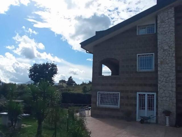 Villa Indipendente in vendita a Avellino, Campania