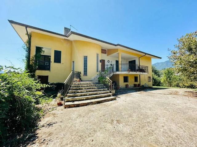 Villa Indipendente in vendita a Avellino, Campania