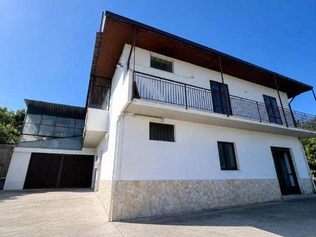 Villa Indipendente in vendita a Avellino, Campania