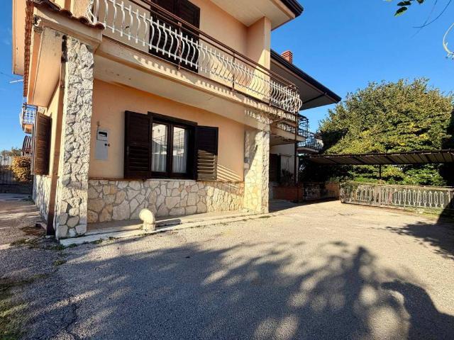 Villa Indipendente in vendita a Bellizzi Irpino, Avellino