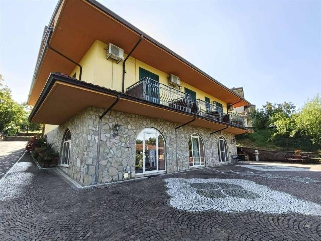 Villa Indipendente in vendita a Avellino, Campania