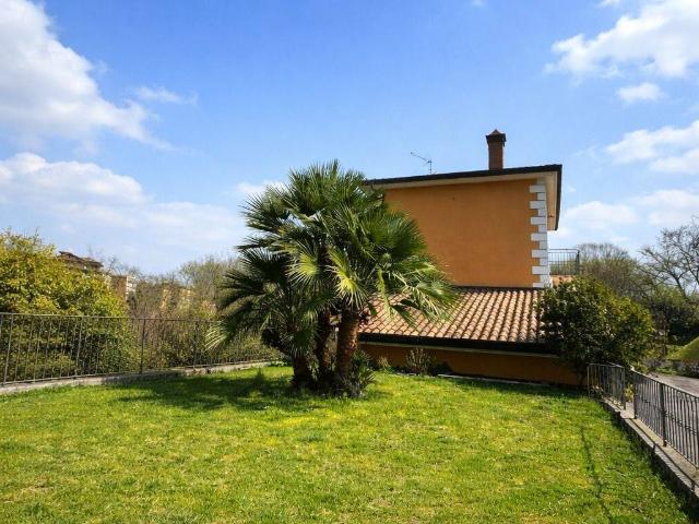 Villa Indipendente in vendita a Avellino, Campania