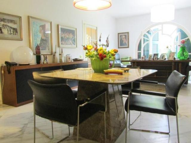 Villa Indipendente in vendita a Pontecimato, Carrara
