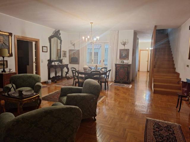 Villa Indipendente in vendita a Bagno d'Aversa, Aversa