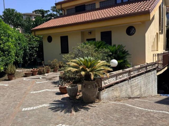 Villa Indipendente in vendita a Bagno d'Aversa, Aversa