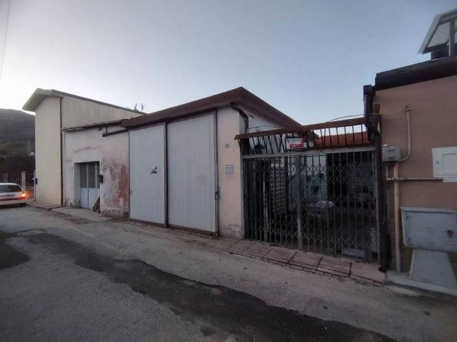 Villa Indipendente in vendita a Avezzano, Abruzzo