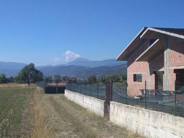 Villa Indipendente in vendita a Avezzano, Abruzzo