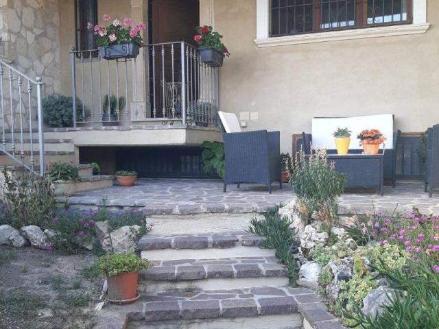 Villa Indipendente in vendita a Avezzano, Abruzzo