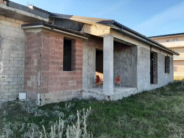 Villa Indipendente in vendita a Avezzano, Abruzzo