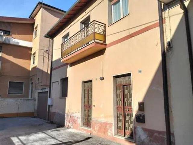 Villa Indipendente in vendita a Avezzano, Abruzzo