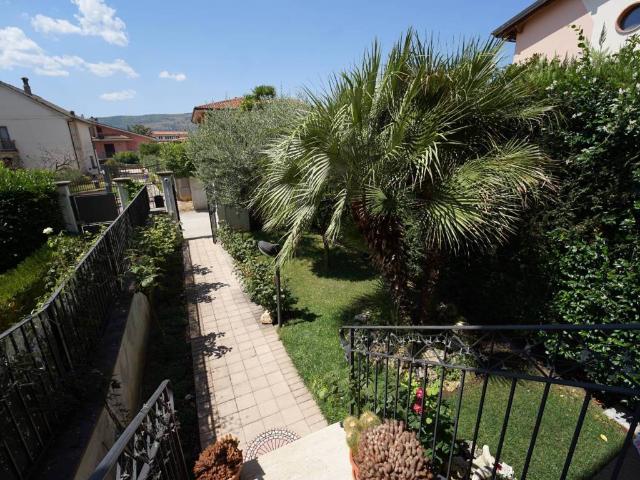 Villa Indipendente in vendita a Avezzano, Abruzzo