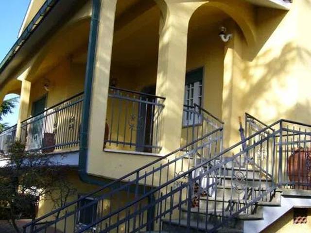 Villa Indipendente in vendita a Avezzano, Abruzzo