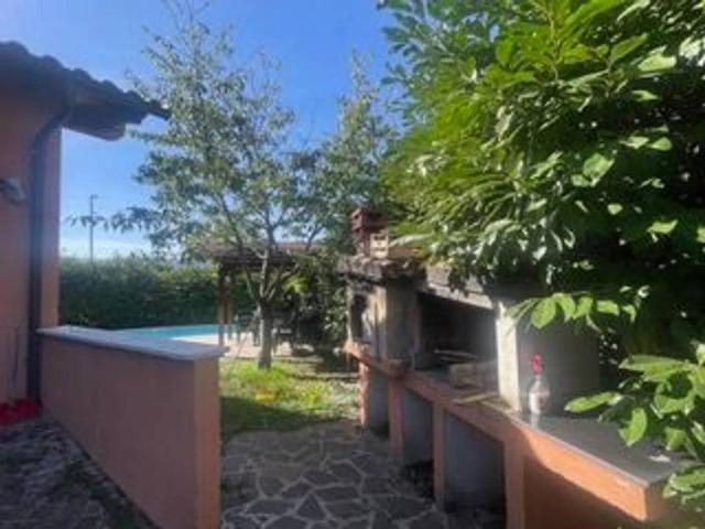 Villa Indipendente in vendita a Avezzano, Abruzzo