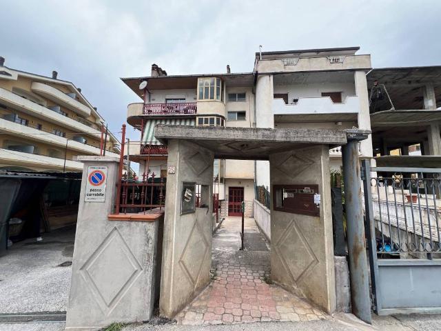 Villa Indipendente in vendita a Avezzano, Abruzzo