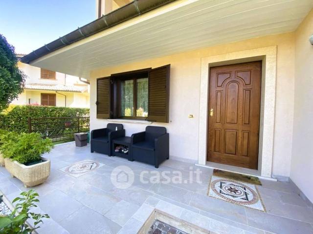 Villa Indipendente in vendita a Avezzano, Abruzzo
