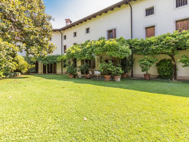 Villa Indipendente in vendita a Castello di Aviano, Aviano