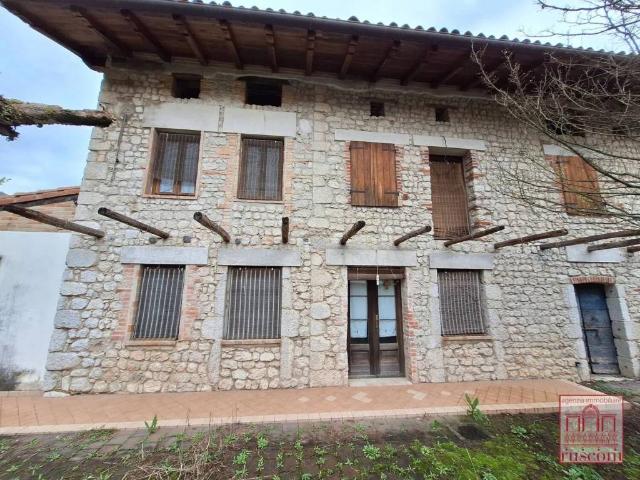 Villa Indipendente in vendita a Selva di Giais, Aviano